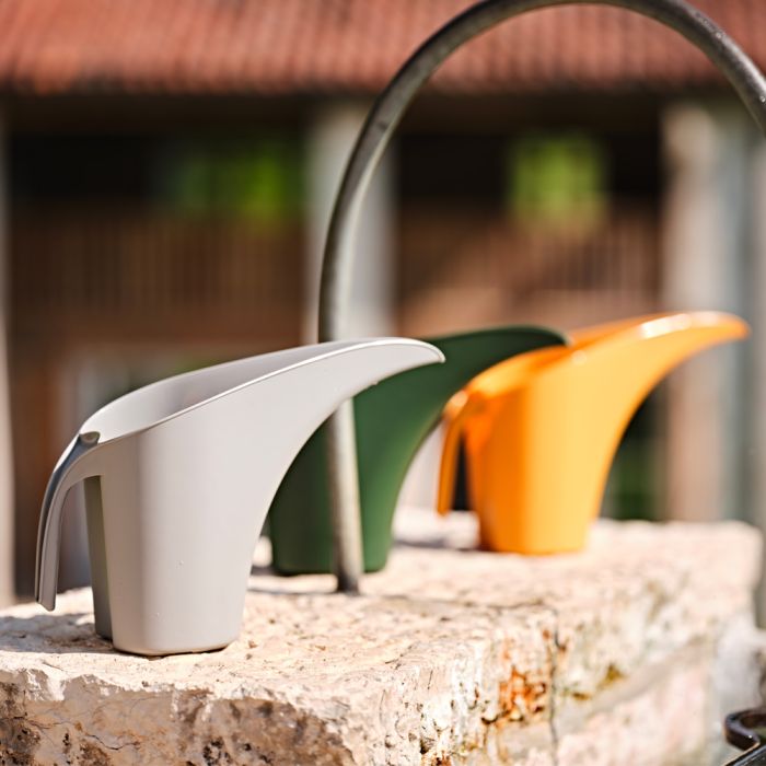 Annaffiatoio piccolo di design Belem Teraplast