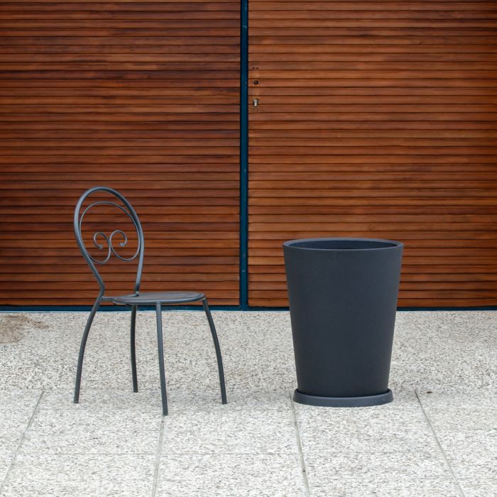 Vaso di design. Finitura opaca. Colore Antracite (∅49 x H65 cm).