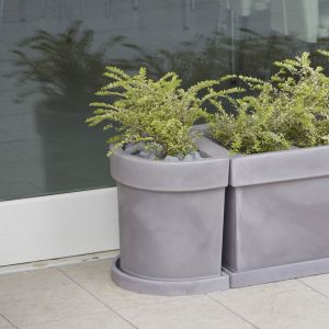 Vaso a parete in resina Themis