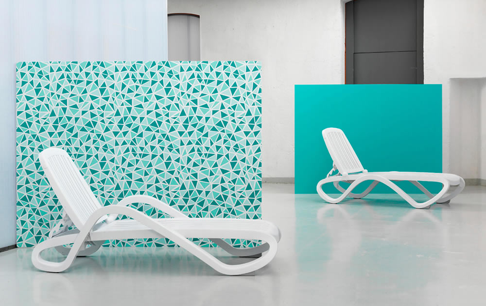 Lettini da giardino in plastica con parasole